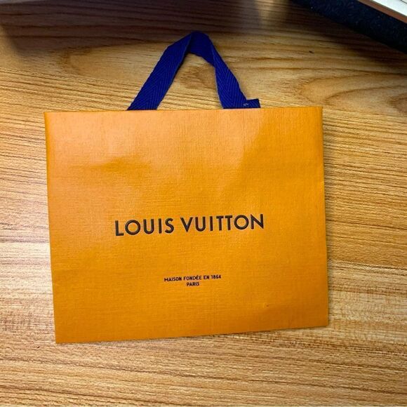 Small Louis Vuitton gift bag - Picture 1 of 7